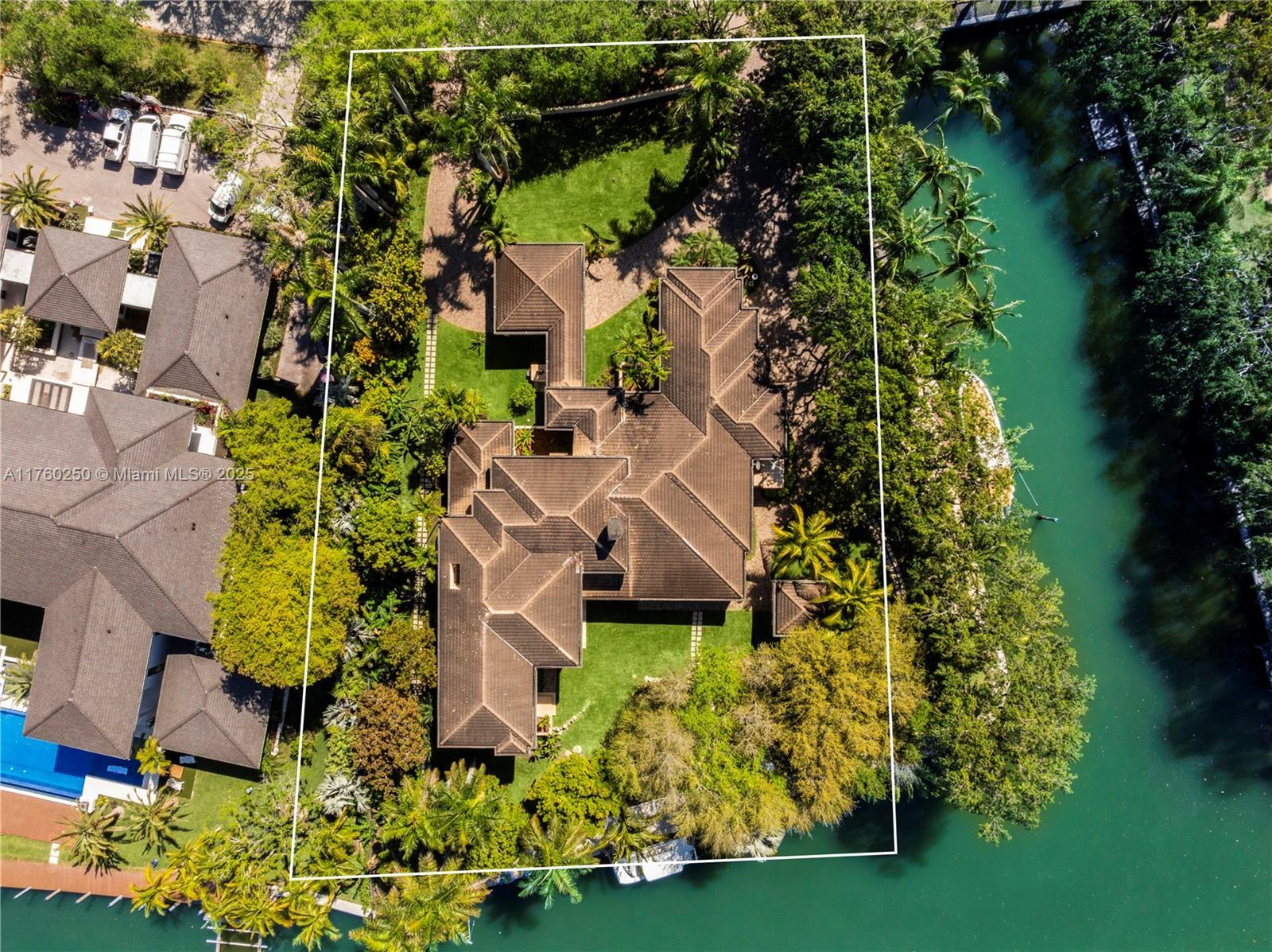 Picture of 665 Leucadendra Dr, Coral Gables, FL 33156