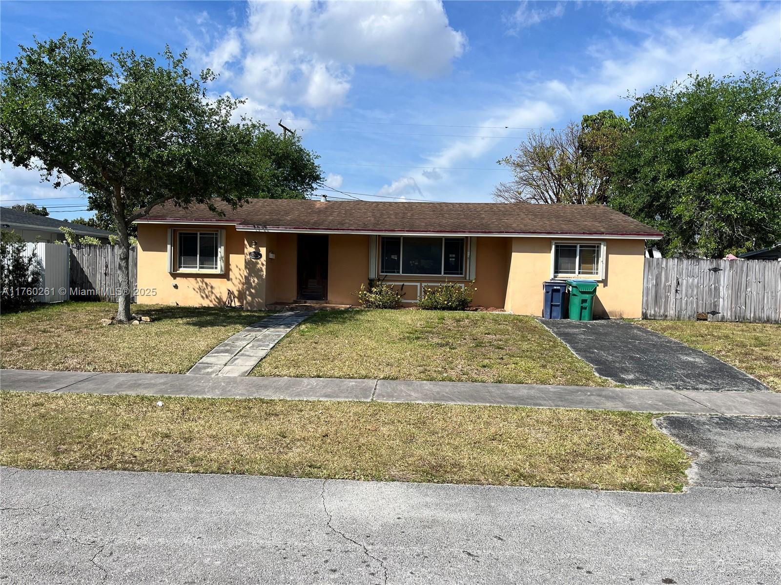 Picture of 16320 SW 100Th Ct, Miami, FL 33157