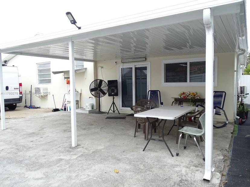 Picture of 685 SE 8Th Ct, Hialeah FL 33010