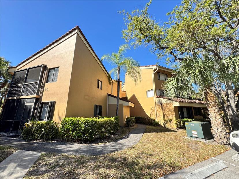 Picture of 15525 Miami Lakeway N # 102, Miami Lakes FL 33014