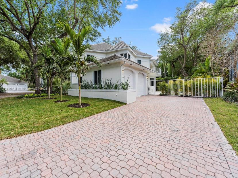 Picture of 7226 SW 146Th St Cir, Palmetto Bay FL 33158