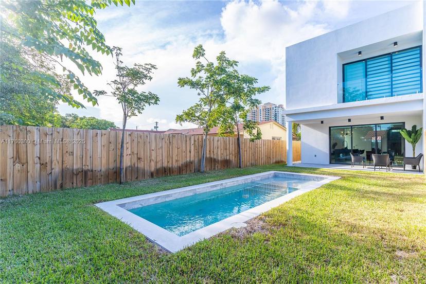 Picture of 3176 SW 23Rd Ter # 3176, Miami FL 33145