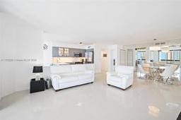 Picture of 19101 NE 36Th Ct # 2111, Aventura, FL 33180