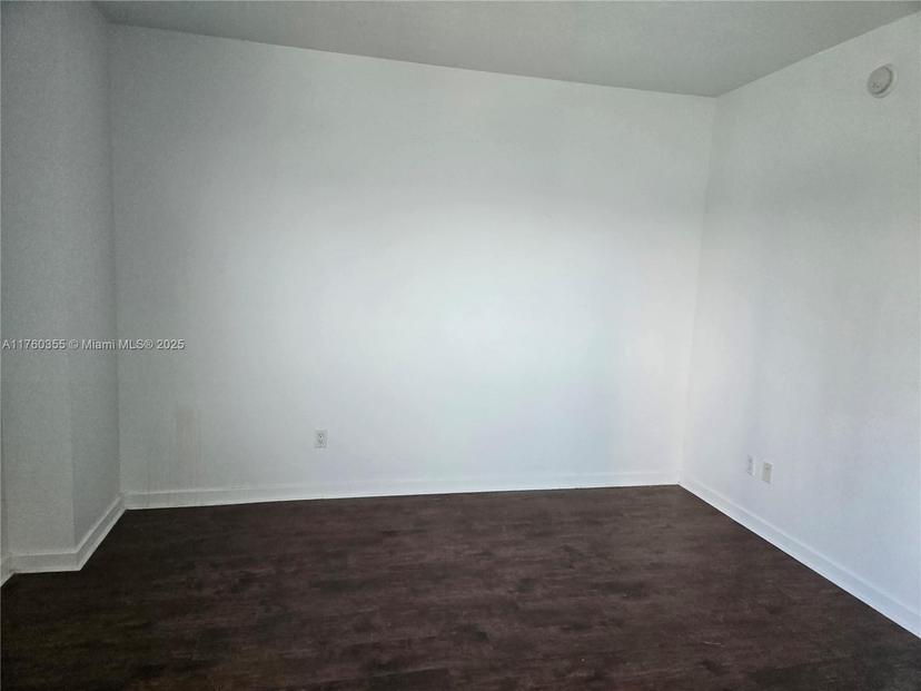 Picture of 325 S Biscayne Blvd # 415, Miami FL 33131