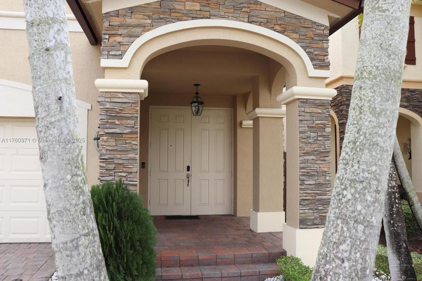 Picture of 10032 NW 87Th Ter, Doral FL 33178