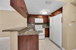 Picture of 8585 NW 6Th Ln # 208, Miami, FL 33126