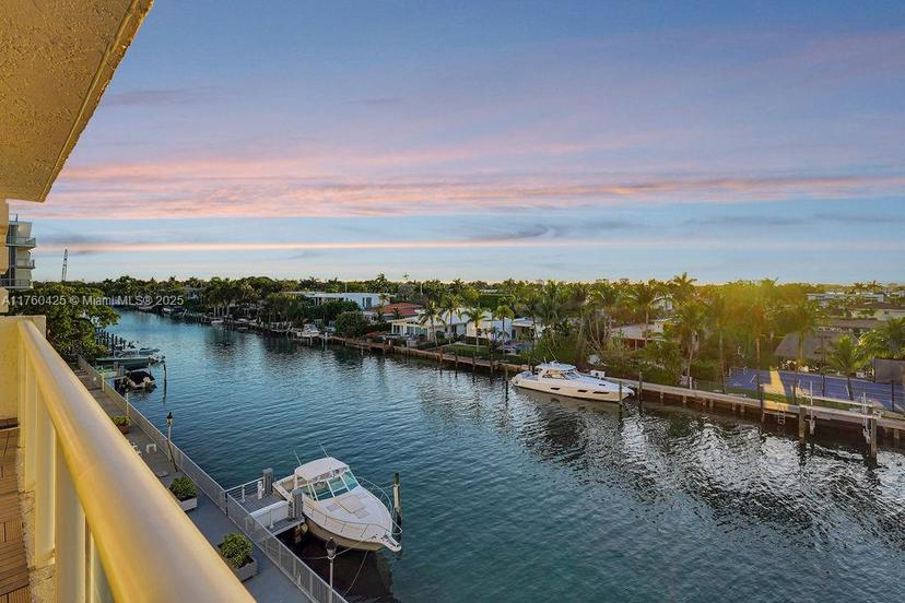 Picture of 10000 W Bay Harbor Dr # 403, Bay Harbor Islands FL 33154