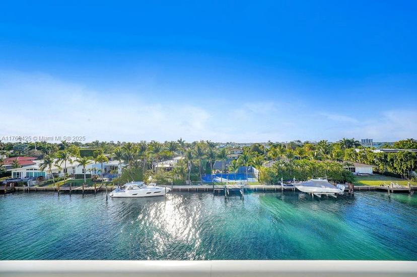 Picture of 10000 W Bay Harbor Dr # 403, Bay Harbor Islands FL 33154