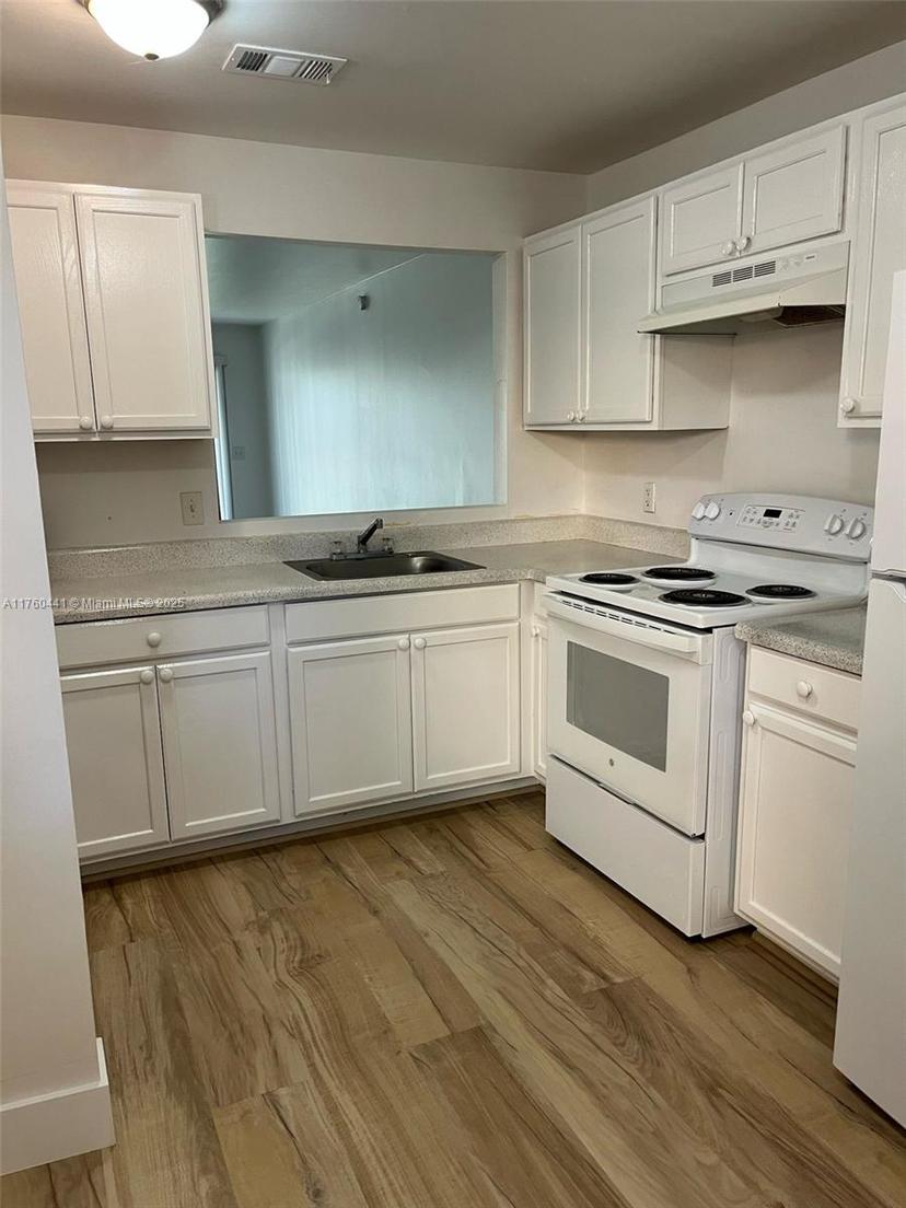 Picture of 2501 NW 56Th Ave # 14, Lauderhill FL 33313
