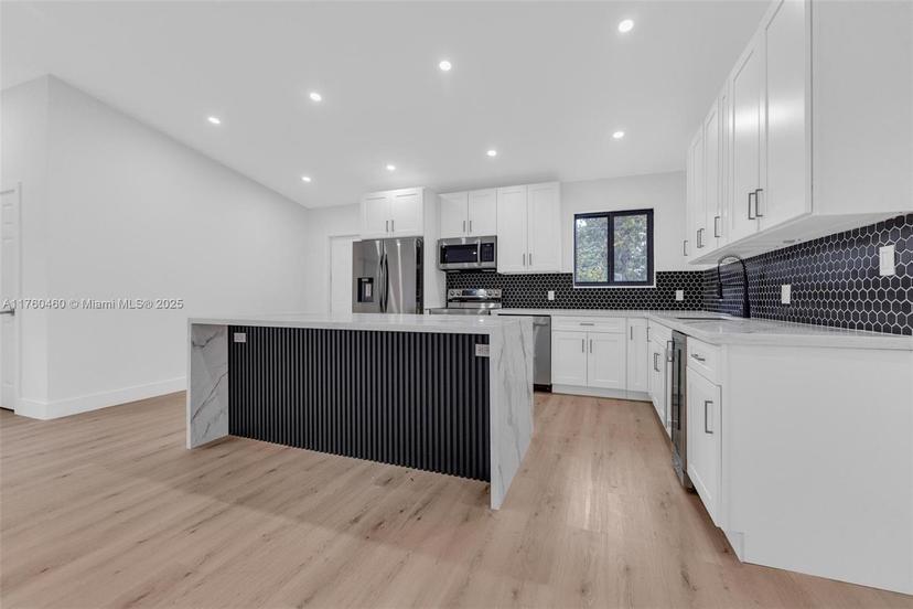 Picture of 531 NE 175Th Ter, North Miami Beach FL 33162