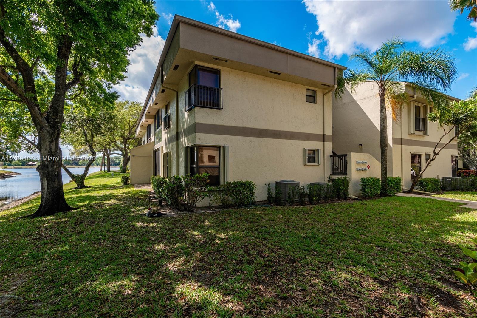 Picture of 2888 S Carambola Cir S # 2079, Coconut Creek, FL 33066