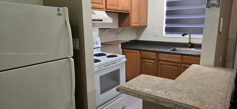 Picture of 7505 SW 82 St # 301, Miami FL 33143