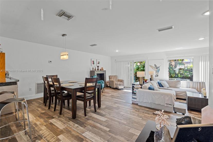 Picture of 20025 NE 6Th Ct Cir, Miami FL 33179