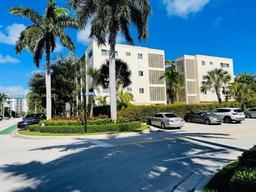 Picture of 10001 W Bay Harbor Dr # 302, Bay Harbor Islands, FL 33154