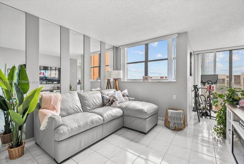 Picture of 9440 W Flagler St # 414, Miami FL 33174