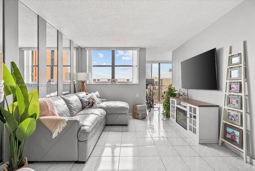 Picture of 9440 W Flagler St # 414, Miami FL 33174