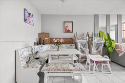 Picture of 9440 W Flagler St # 414, Miami, FL 33174