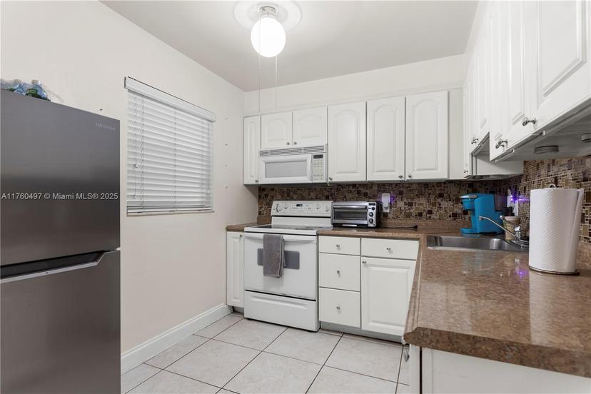 Picture of 7755 SW 86Th St # 105, Miami FL 33143