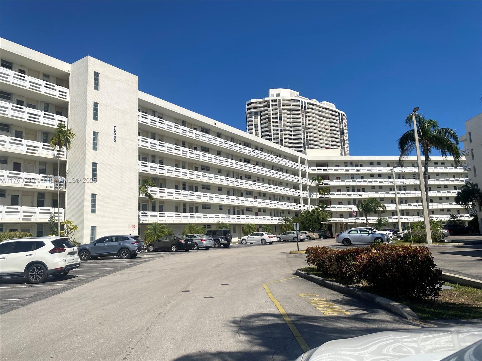 Picture of 3030 Marcos Dr # T504, Aventura, FL 33160