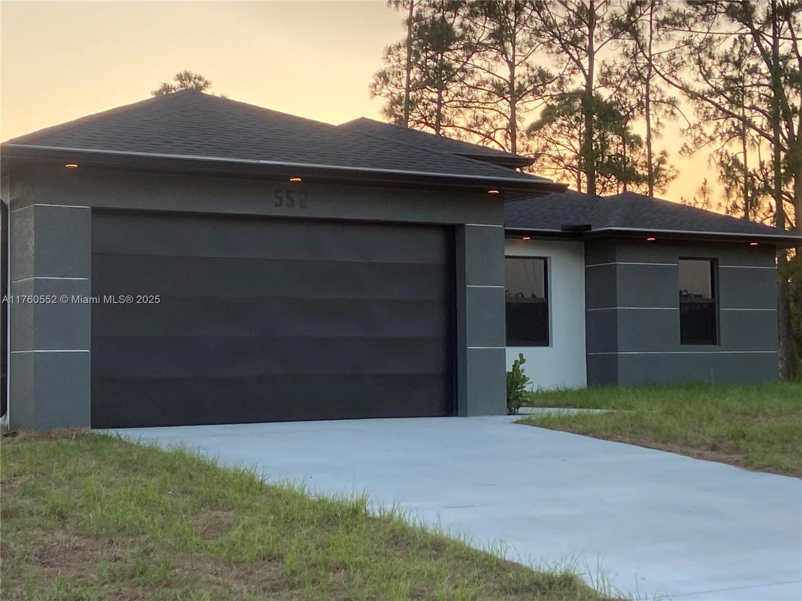 Picture of 552 Cottonwood Ave S, Lehigh Acres, FL 33974