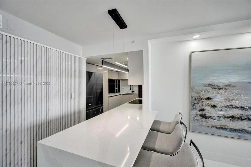 Picture of 6039 Collins Ave # 1736, Miami Beach FL 33140