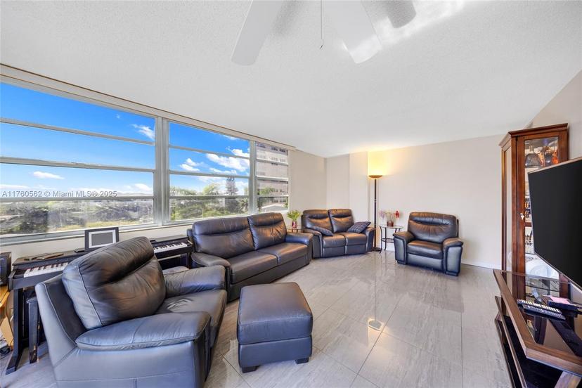 Picture of 3113 S Ocean Dr # 506, Hallandale Beach FL 33009