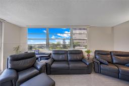 Picture of 3113 S Ocean Dr # 506, Hallandale Beach, FL 33009