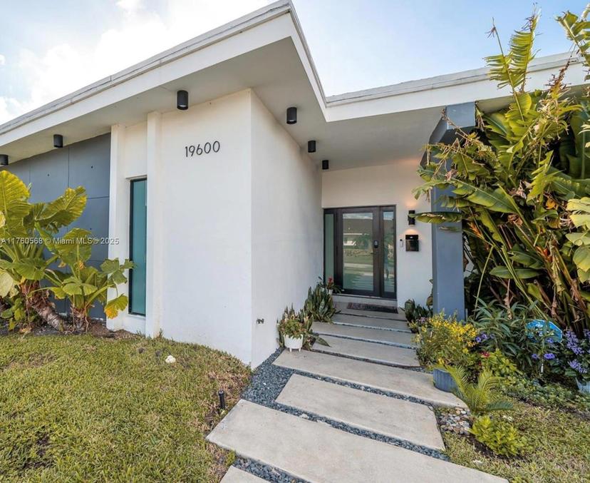 Picture of 19600 NE 19Th Ave, Miami FL 33179
