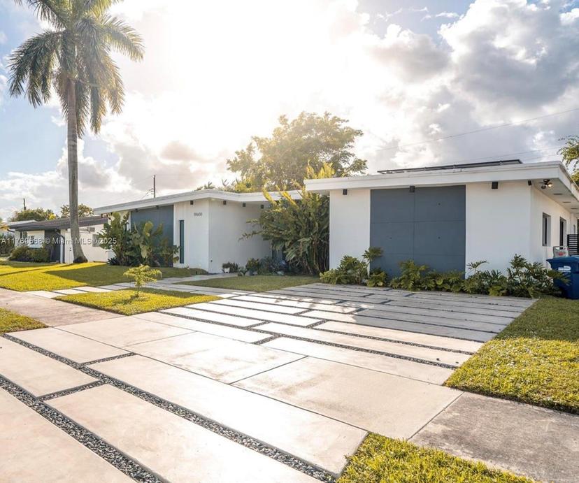 Picture of 19600 NE 19Th Ave, Miami FL 33179