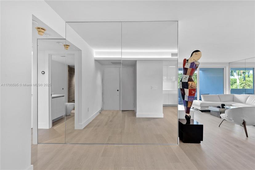 Picture of 155 Ocean Ln Dr # 210, Key Biscayne FL 33149