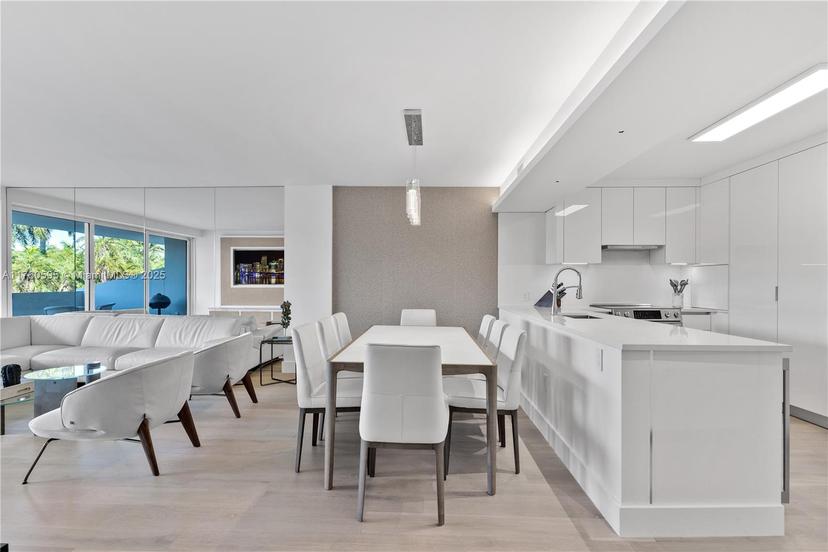 Picture of 155 Ocean Ln Dr # 210, Key Biscayne FL 33149