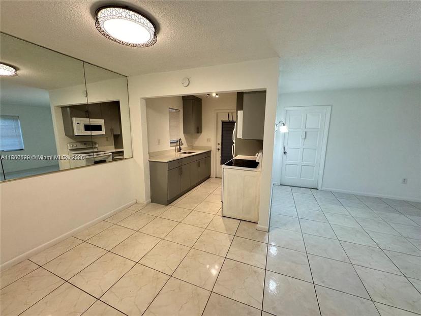 Picture of 2005 Jefferson St # 205, Hollywood FL 33020