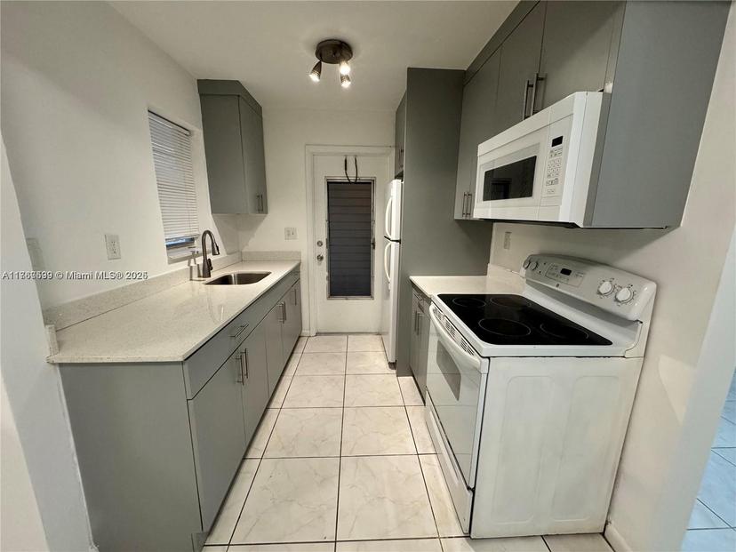 Picture of 2005 Jefferson St # 205, Hollywood FL 33020