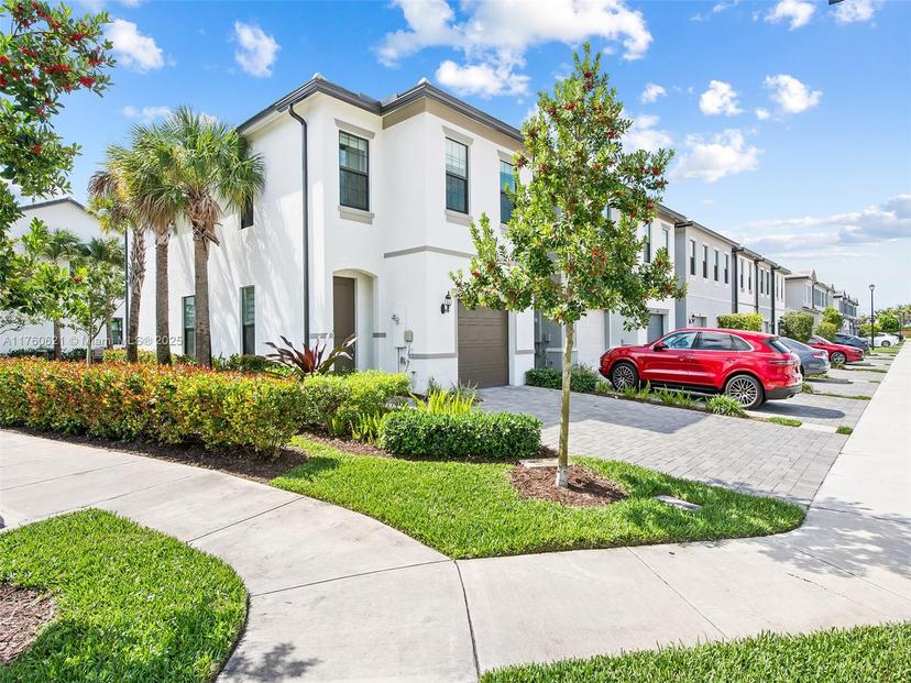 Picture of 2102 N Appleton Cir N # 2102, Oakland Park FL 33309
