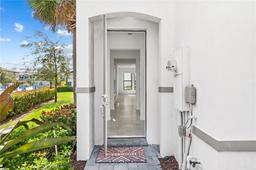 Picture of 2102 N Appleton Cir N # 2102, Oakland Park, FL 33309
