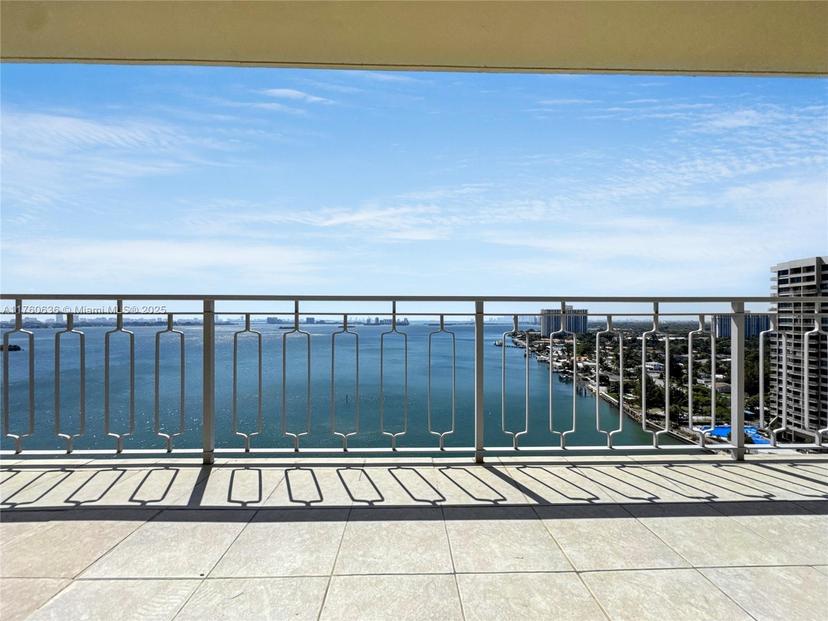 Picture of 11111 Biscayne Blvd # 18E, Miami FL 33181