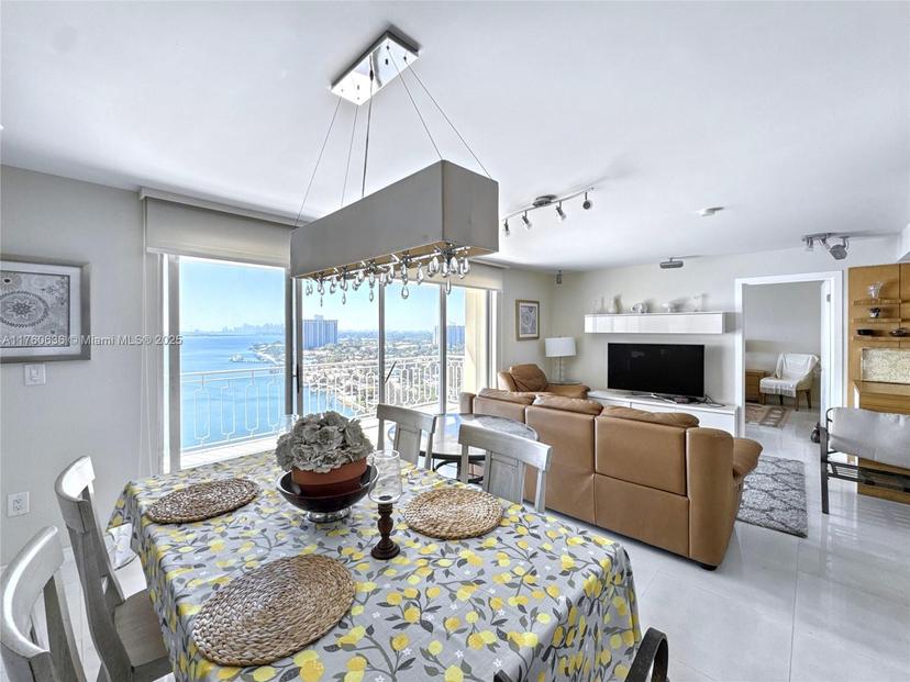Picture of 11111 Biscayne Blvd # 18E, Miami FL 33181
