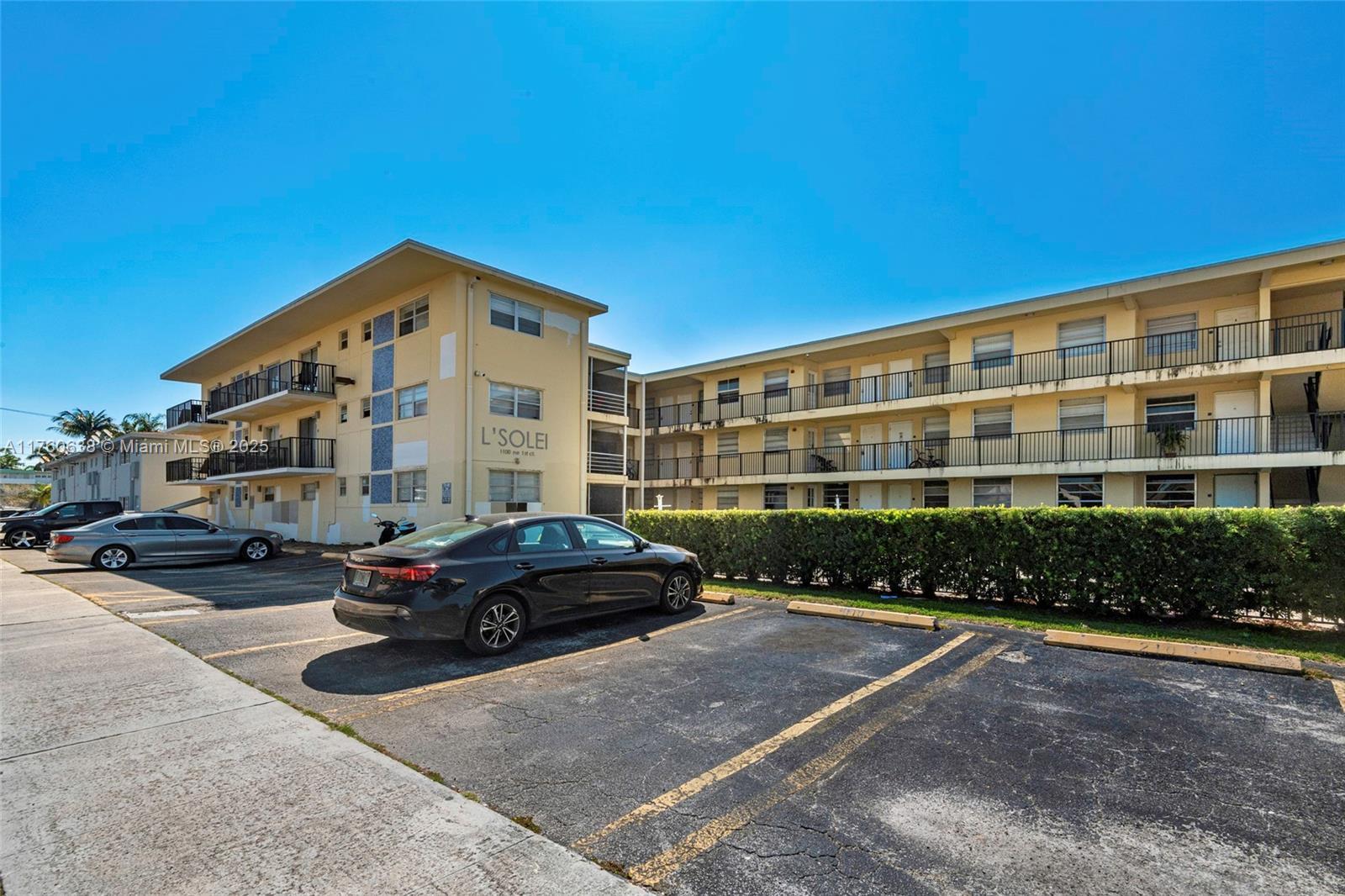 Picture of 1100 NE 1St Ct # 303, Hallandale Beach, FL 33009