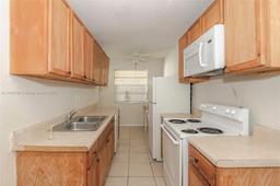 Picture of 1100 NE 1St Ct # 303, Hallandale Beach, FL 33009