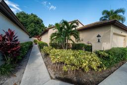 Picture of 48 N Ironwood Way N, Palm Beach Gardens, FL 33418