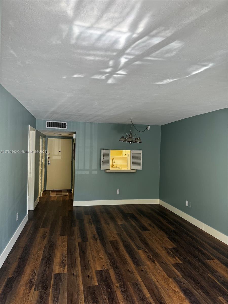 Picture of 14321 N Kendall Dr # F, Miami, FL 33186