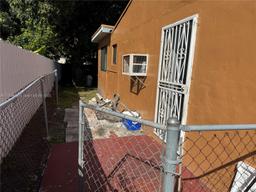 Picture of 1077 NE 157Th Ter, North Miami Beach, FL 33162