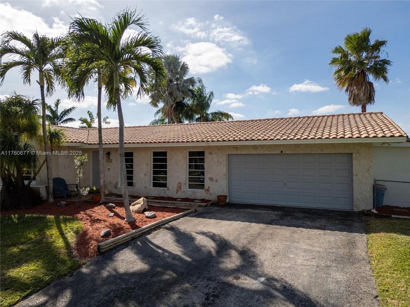Picture of 18200 SW 86Th Ave, Palmetto Bay FL 33157