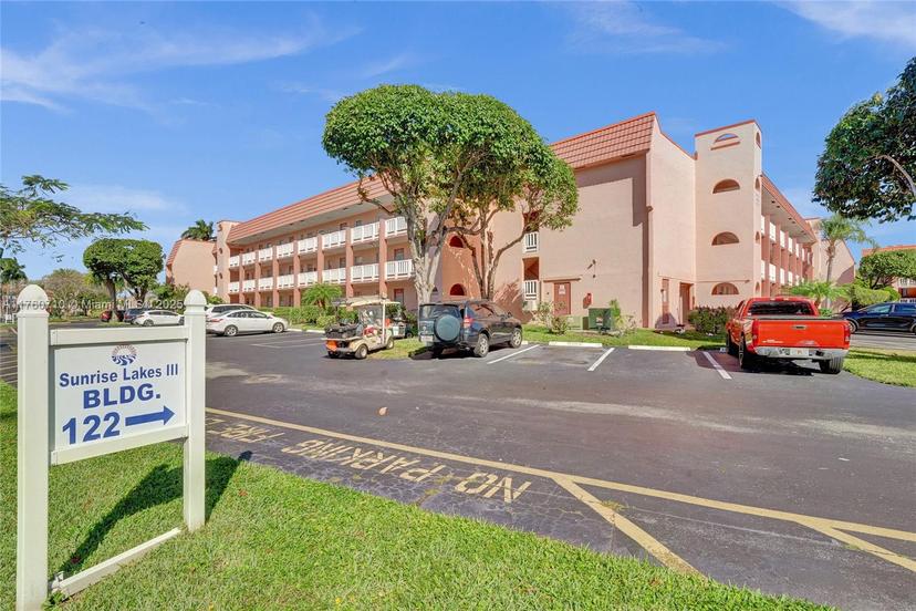 Picture of 9421 Sunrise Lakes Blvd # 206, Sunrise FL 33322