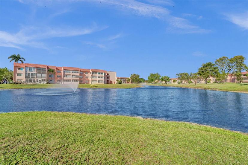 Picture of 9421 Sunrise Lakes Blvd # 206, Sunrise FL 33322