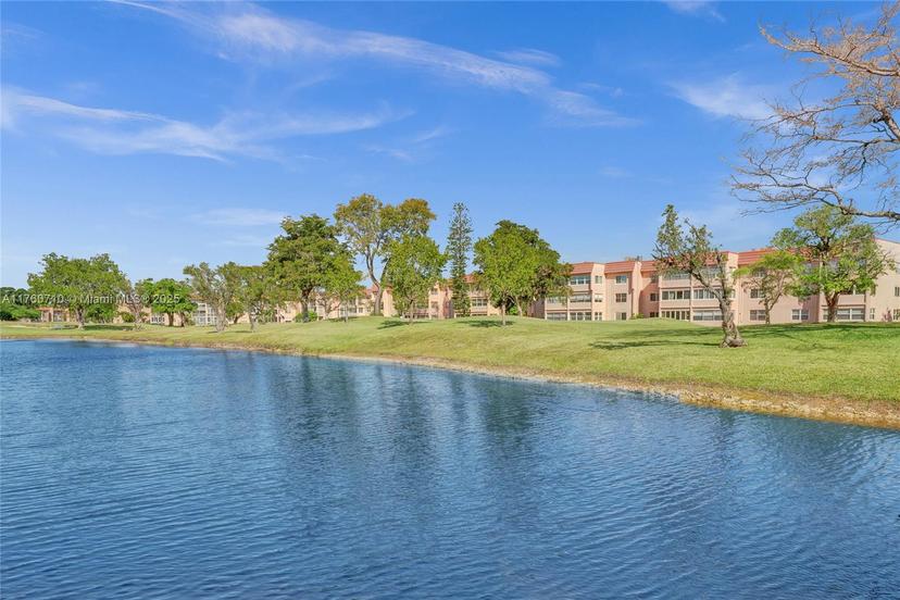 Picture of 9421 Sunrise Lakes Blvd # 206, Sunrise FL 33322
