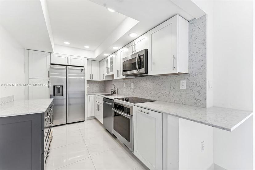 Picture of 3701 N Country Club Dr # 1206, Aventura FL 33180