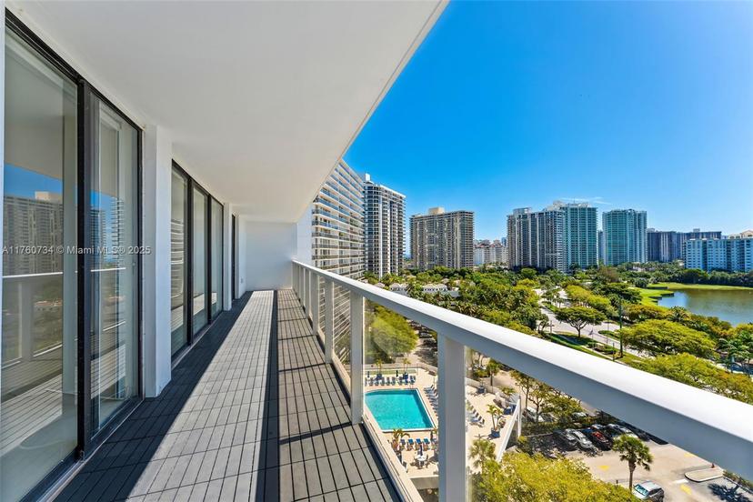 Picture of 3701 N Country Club Dr # 1206, Aventura FL 33180