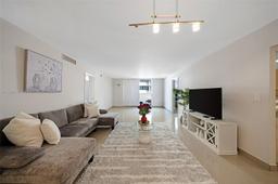 Picture of 1833 S Ocean Dr # 809, Hallandale Beach, FL 33009