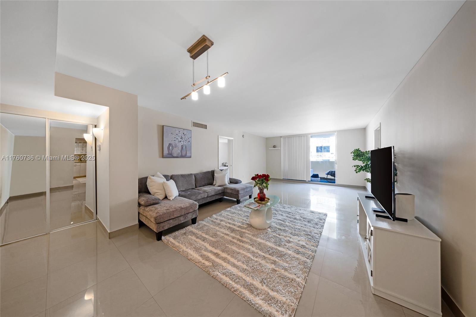 Picture of 1833 S Ocean Dr # 809, Hallandale Beach, FL 33009